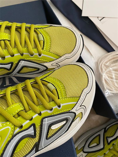 DR B30 Sneakers