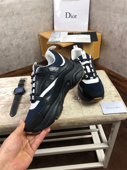 DR B22 SNEAKER