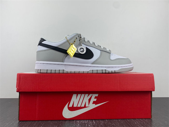 Nike Dunk Low SE