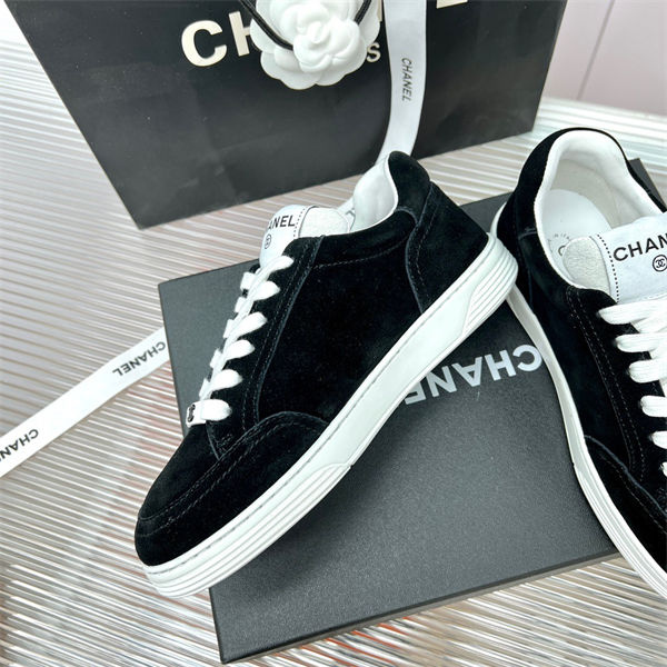 Ch**el 3