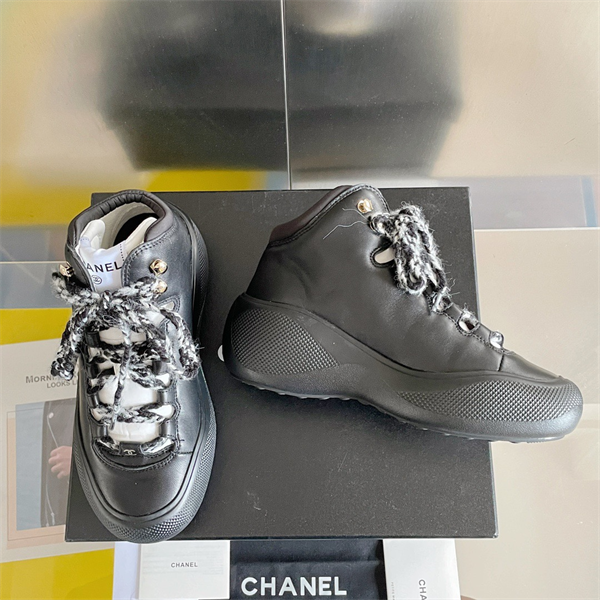 Ch**el 13