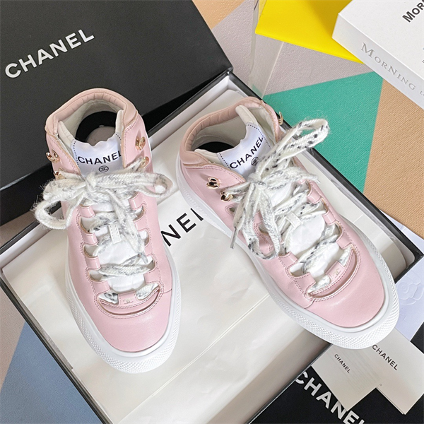 Ch**el 14