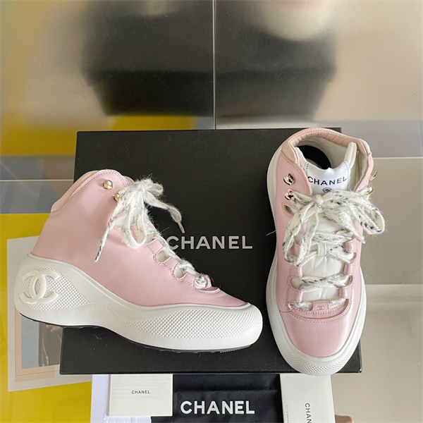 Ch**el 14