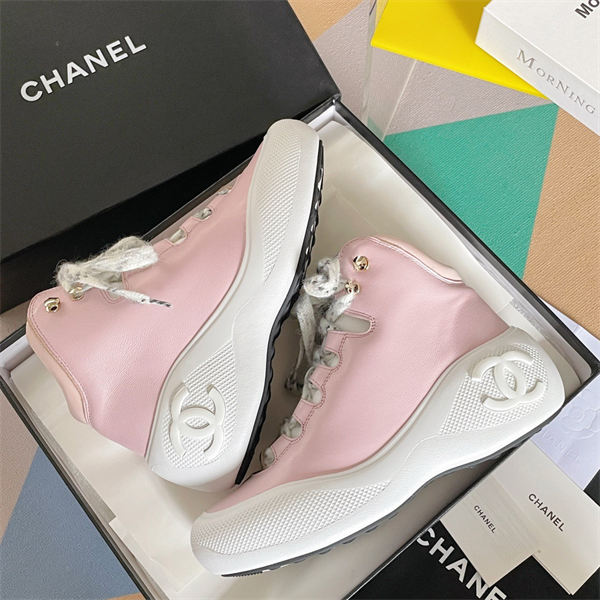 Ch**el 14