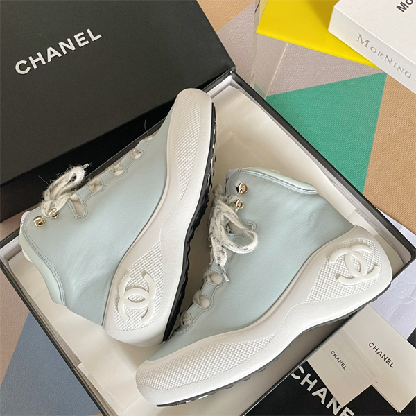 Ch**el 15