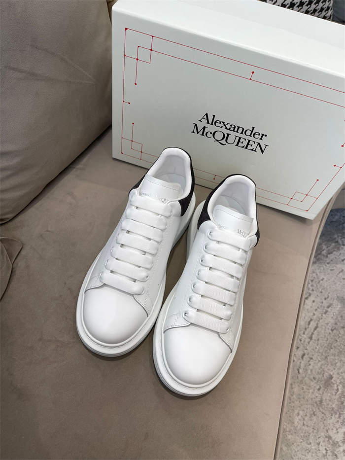 A1exa*der Mcqv*en Oversized