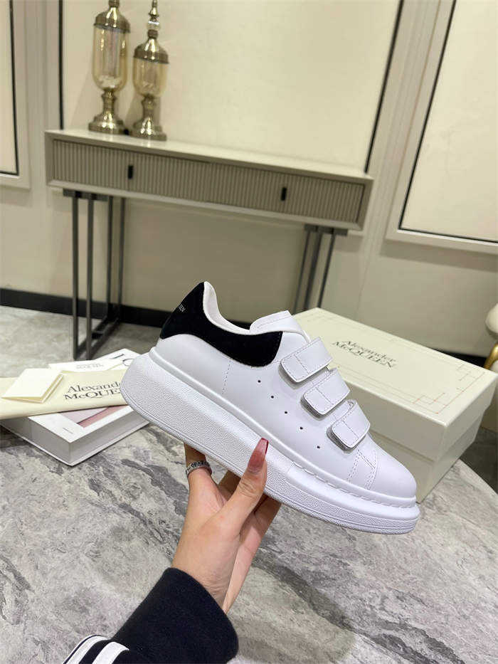 A1exa*der Mcqv*en Oversized