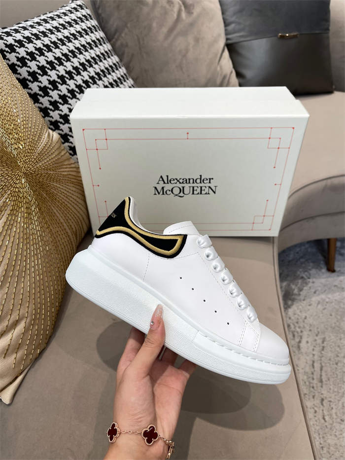 A1exa*der Mcqv*en Oversized