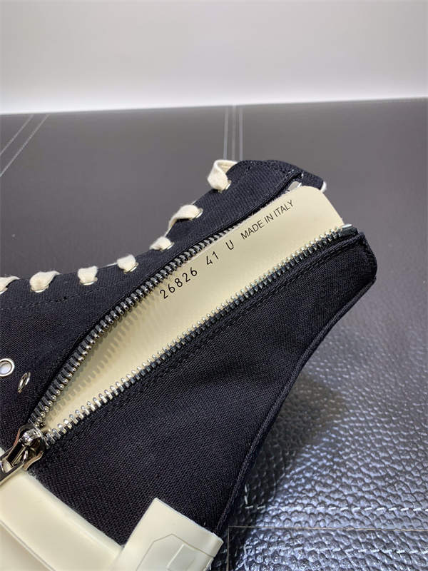 RI*K OWENS SNEAKERS