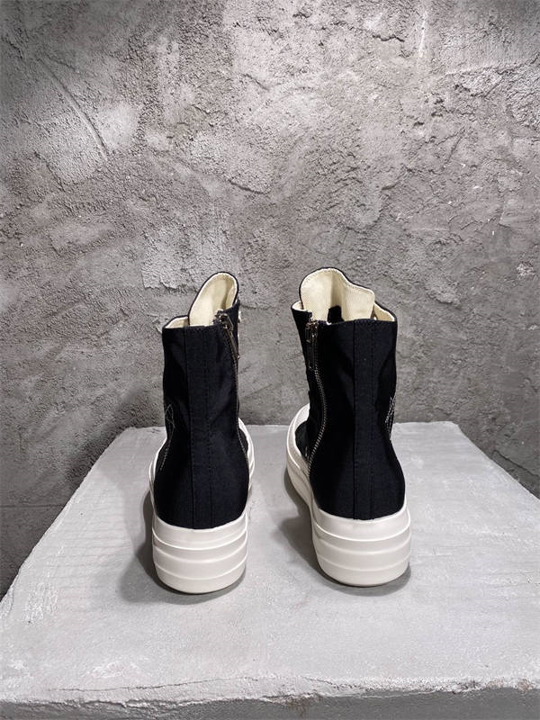 RI*K OWENS SNEAKERS