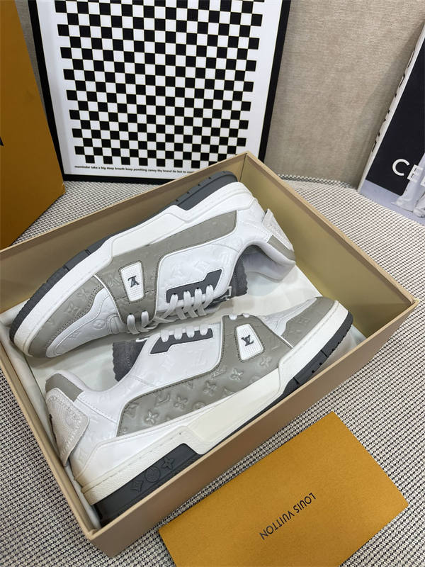 LV017
