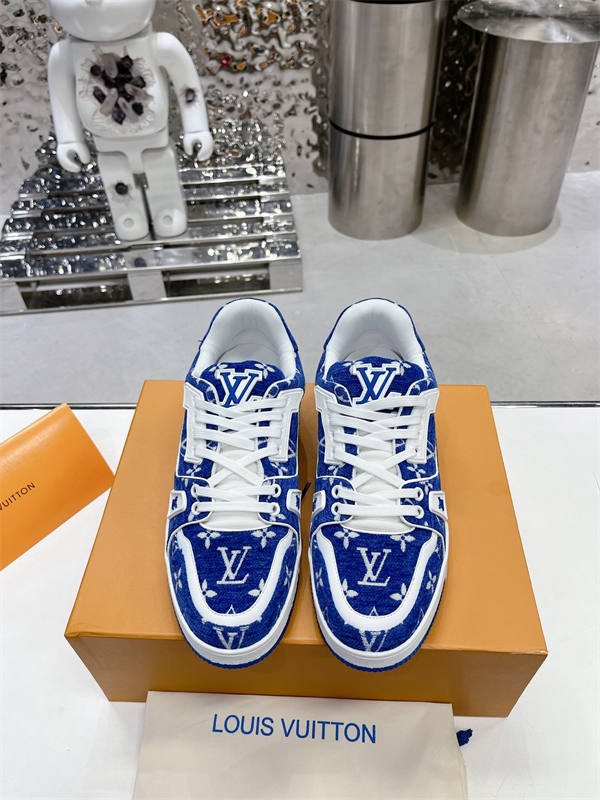 LV026