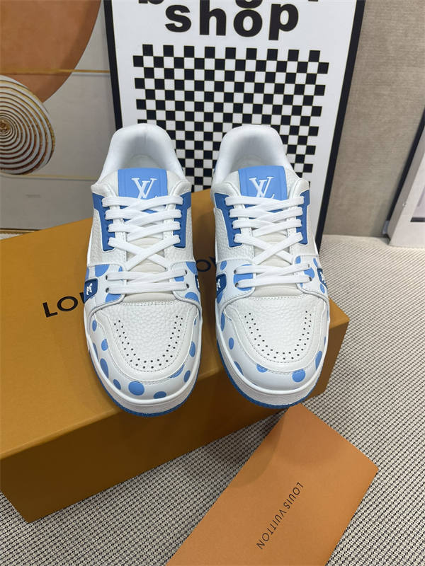 LV073