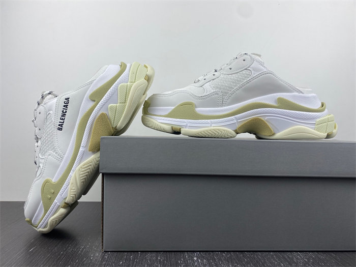 Ba1en*iaga TRIPLE S 755686 W3SM2 9097
