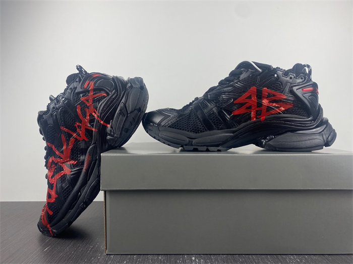 Ba1en*iaga Runner Black Red