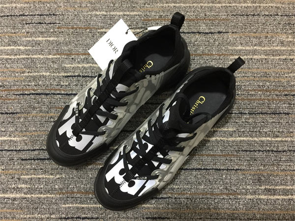 DR  Sneakers