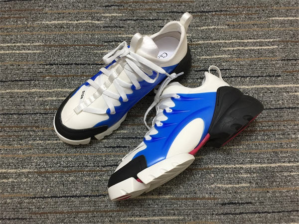 DR  Sneakers