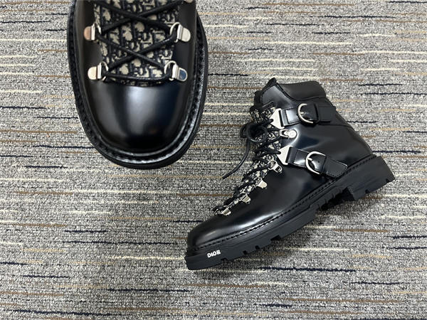 D10r Boot