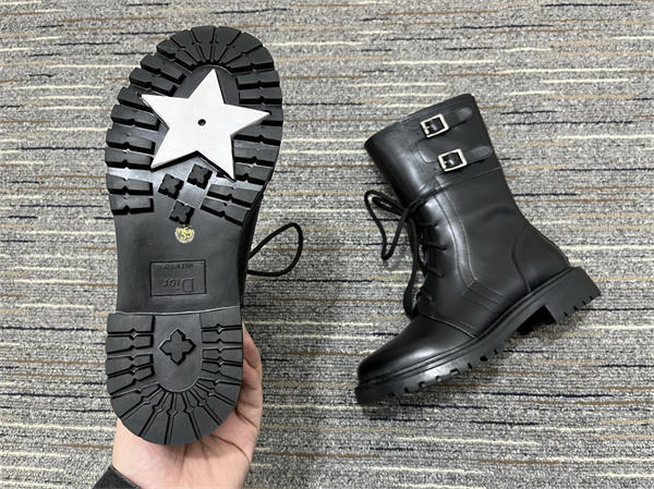 D10r Boot