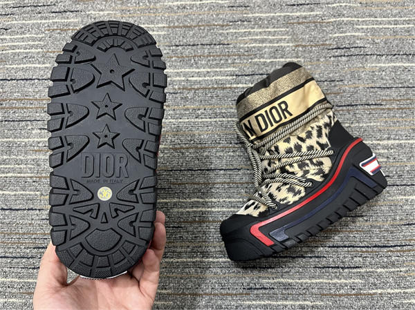 D10r Boot