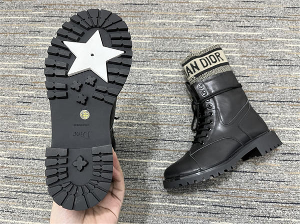 D10r Boot