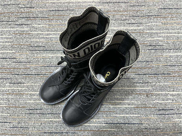 D10r Boot