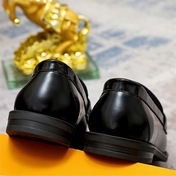 Lv Loafer 020