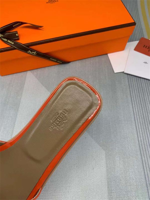 H Slipper