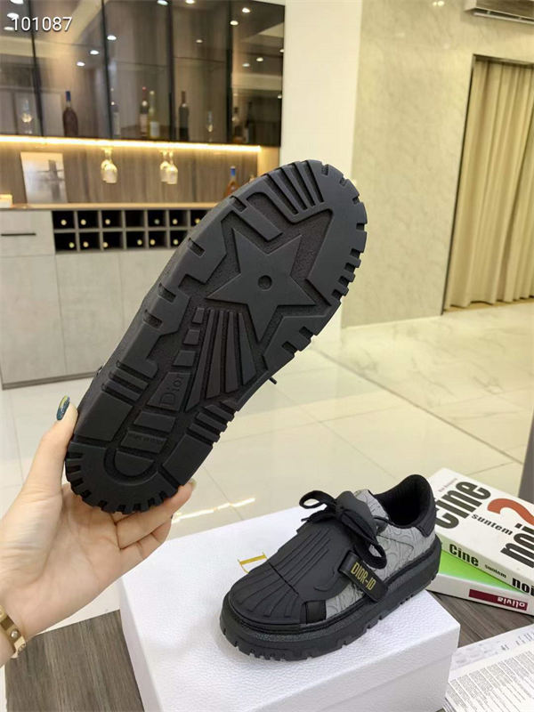 Dr Sneaker