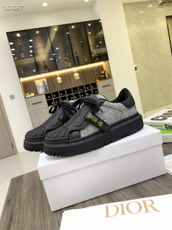 Dr Sneaker