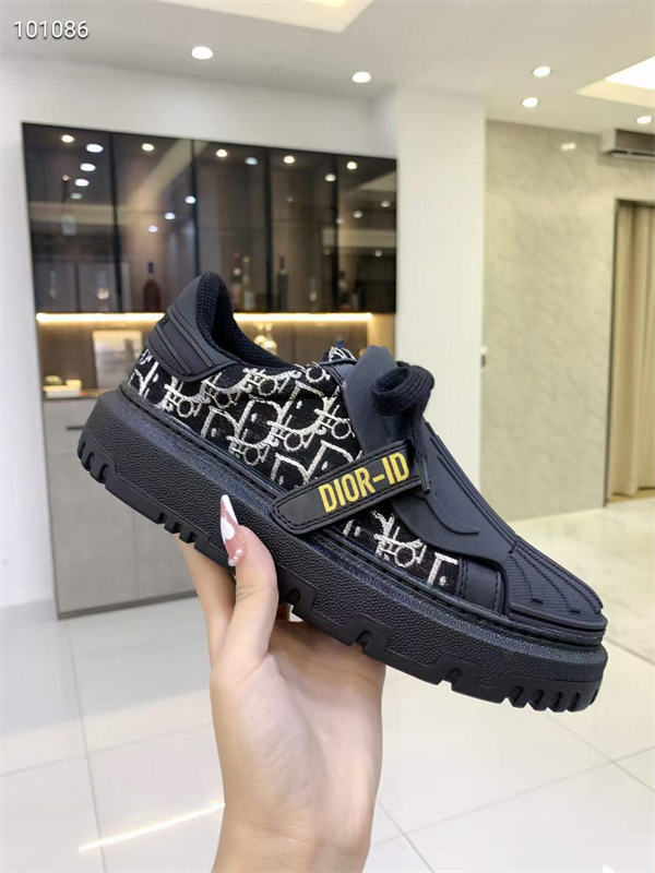 Dr Sneaker