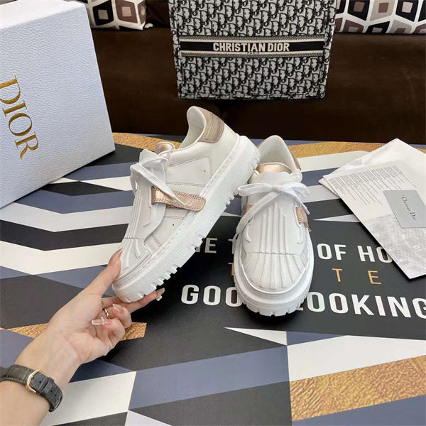 Dr Sneaker