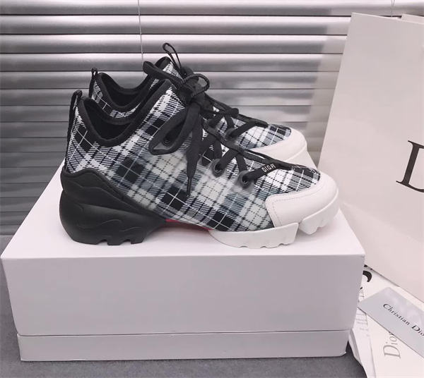 Dr Sneaker