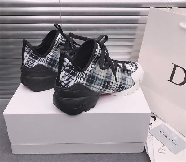 Dr Sneaker