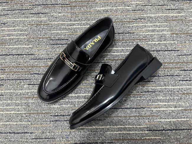 Pra*a Loafer 4