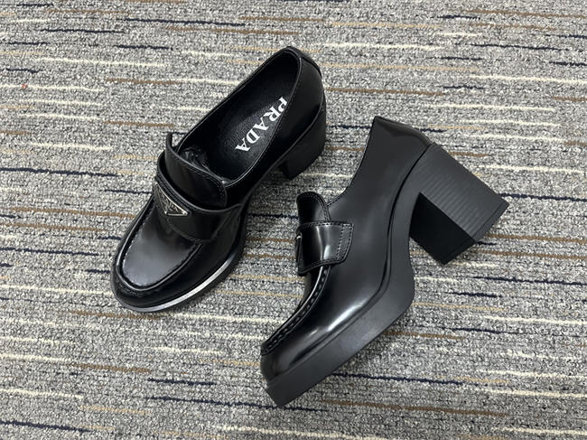 Pra*a Loafer  8