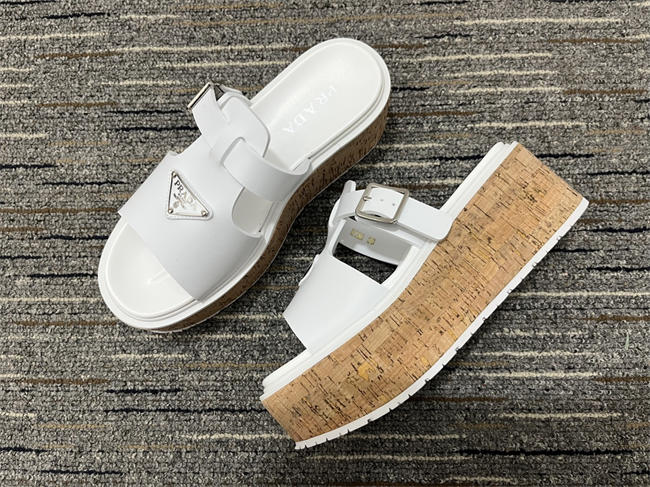 Pra*a Slipper 8