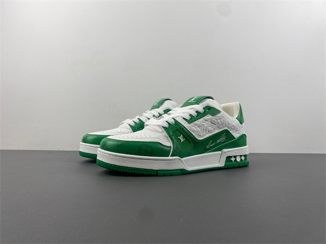 L0vis Vvtt0n LV trainer