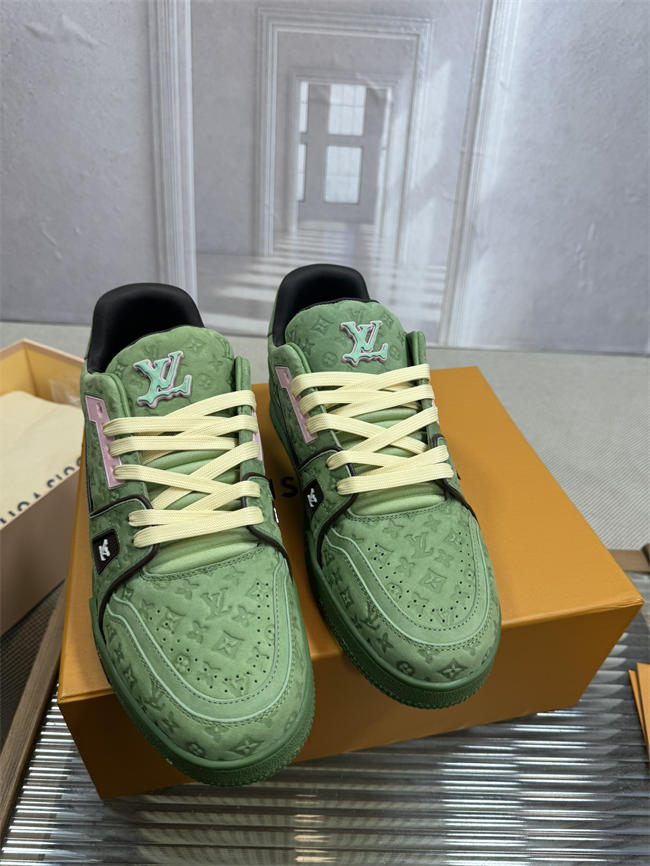 Lv Trainer Sneaker