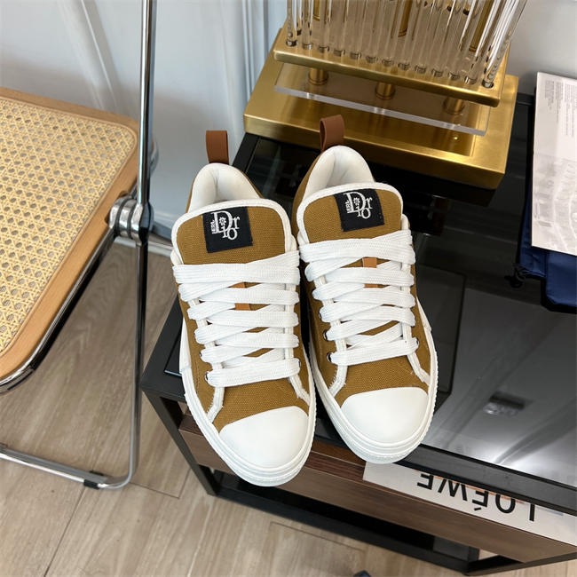 D10r B23 Low Top