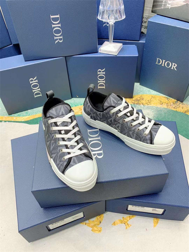 D10r B23 Sneaker