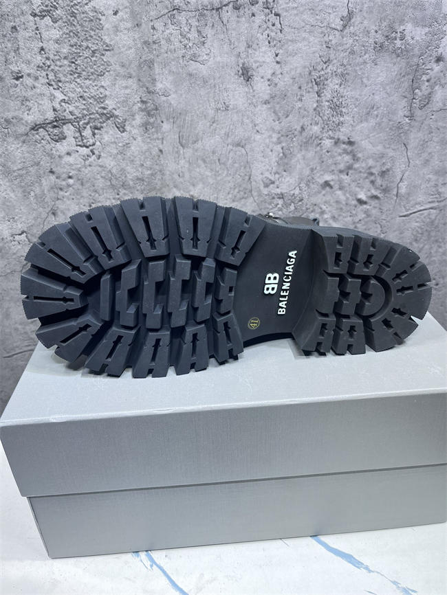 Ba1en*iaga Boot