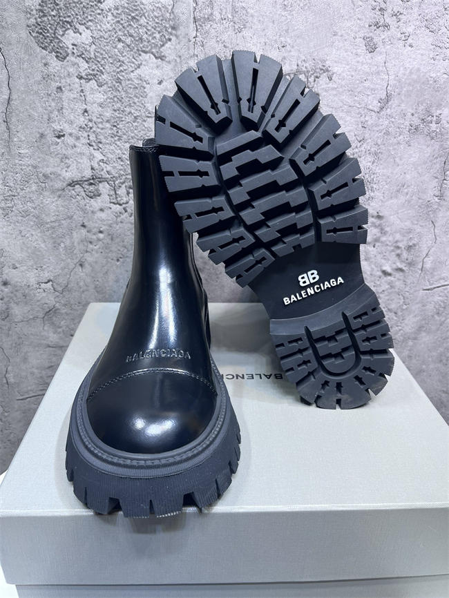 Ba1en*iaga Boot