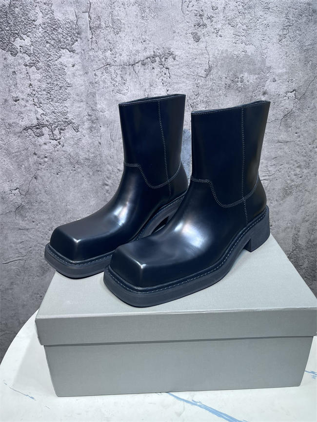Ba1en*iaga Boot