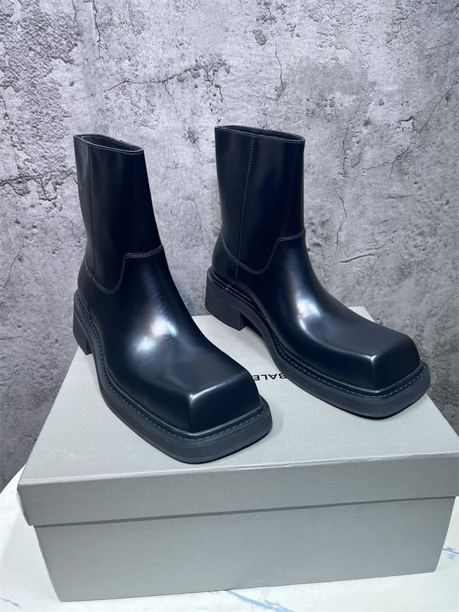 Ba1en*iaga Boot