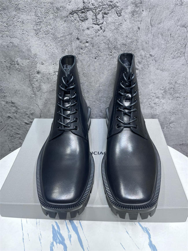 Ba1en*iaga Boot
