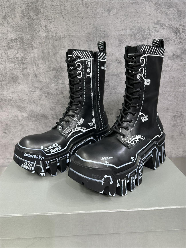Ba1en*iaga Boot