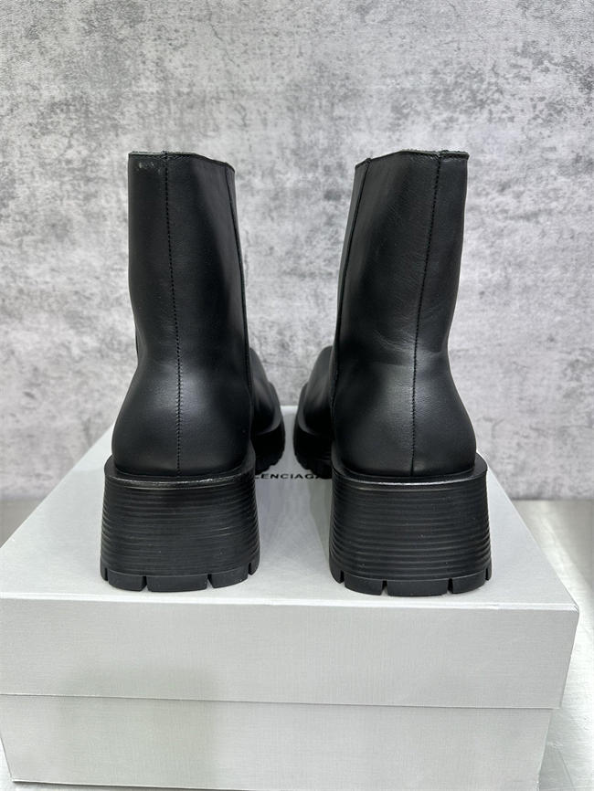 Ba1en*iaga Boot