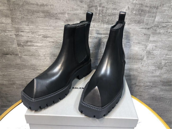 Ba1en*iaga Boot
