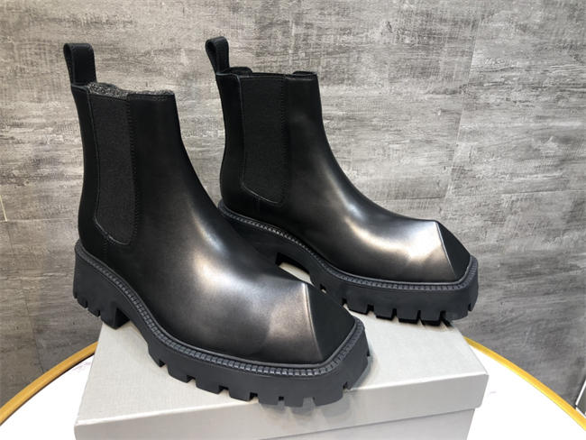 Ba1en*iaga Boot